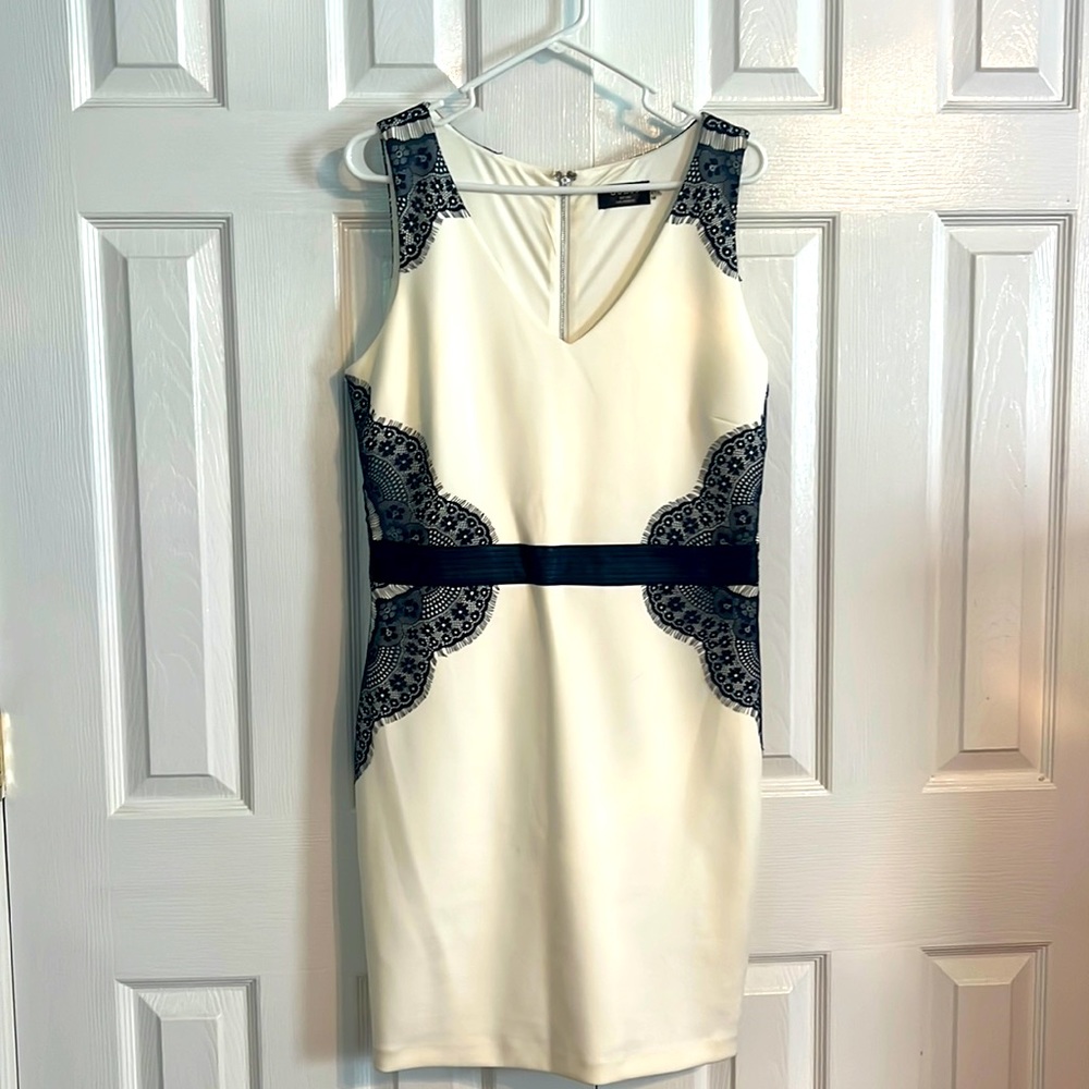 Sophicated white fitted dress